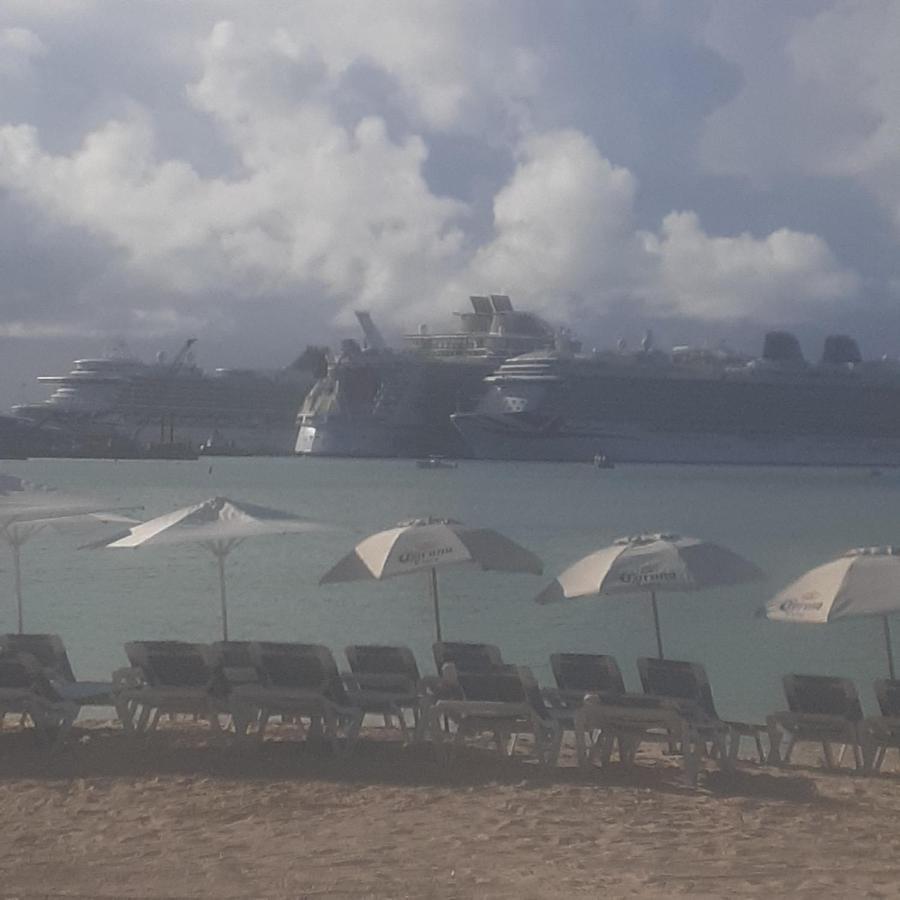 Calinago Friendly Family Sxm Bed & Breakfast ฟิลิปส์เบิร์ก ภายนอก รูปภาพ