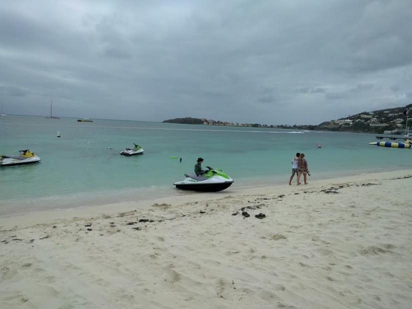 Calinago Friendly Family Sxm Bed & Breakfast ฟิลิปส์เบิร์ก ภายนอก รูปภาพ